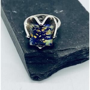 Sterling Silver Ring w. Chromatic Blue & Green Dichroic Glass Setting: Size 7